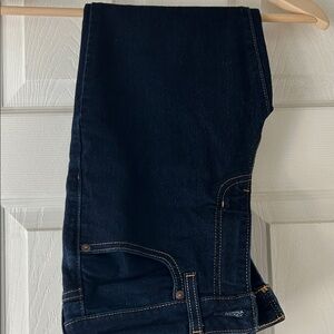 Levi’s 725 High rise bootcut Jean size 27
Like new